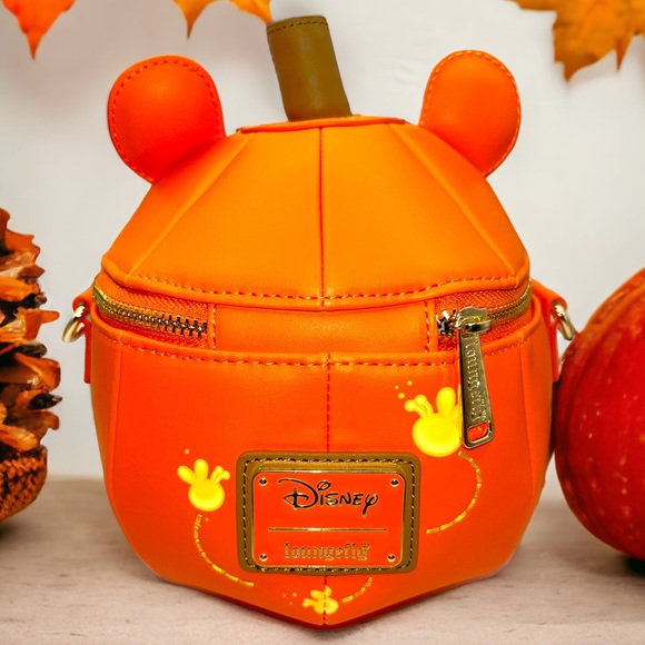 Winnie the Pooh Pumpkin Glow Crossbody Bag - Picture 3 of 8